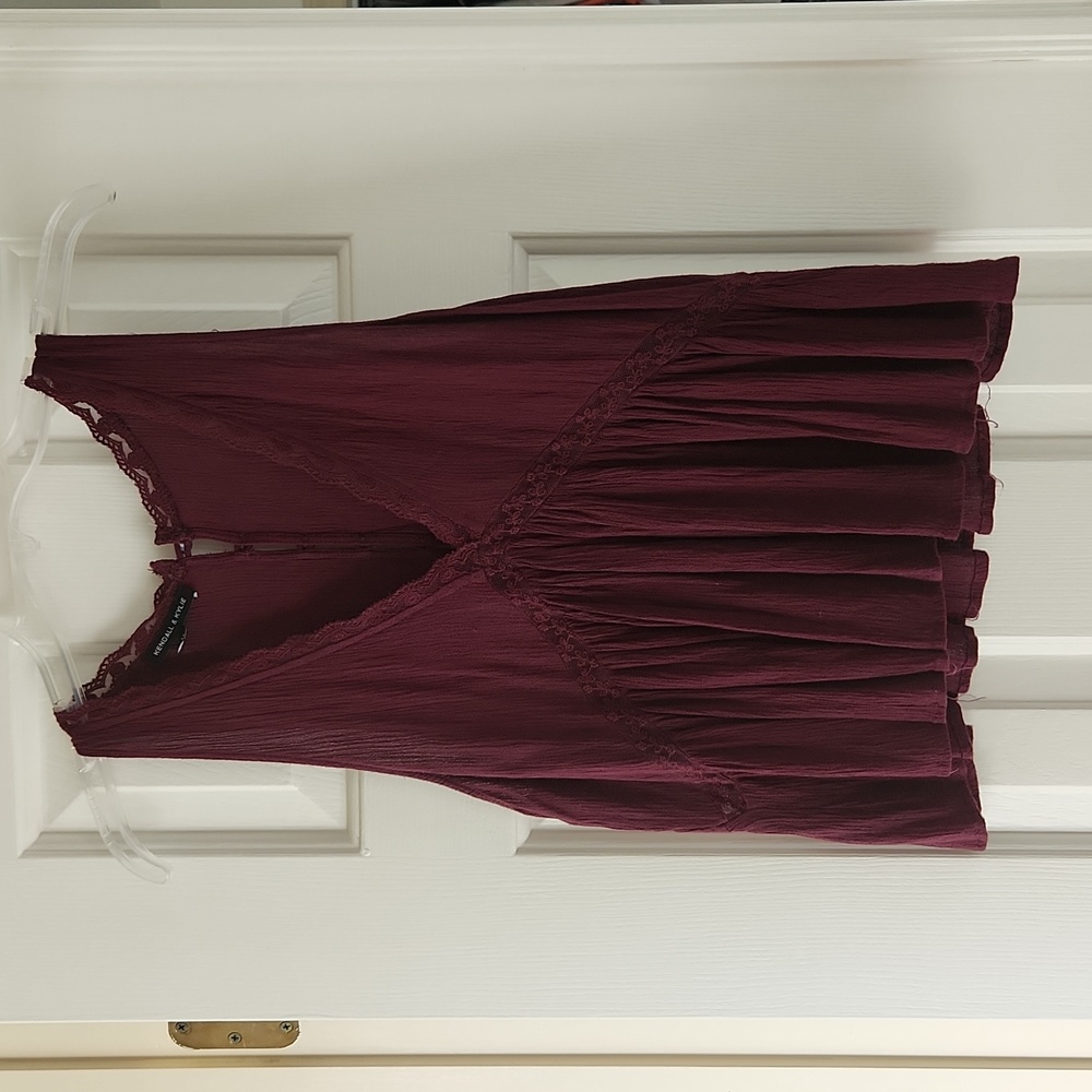 Kendall & Kylie top, maroon, size M